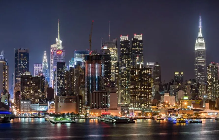 How Far Is Empire State Building From Times Square? How Far Is Empire State Building From Times Square?